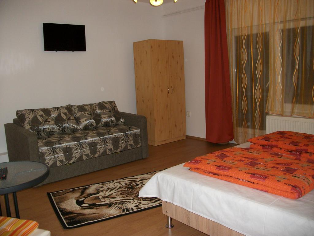 Eden Ii. Hotel Miskolc Exterior foto