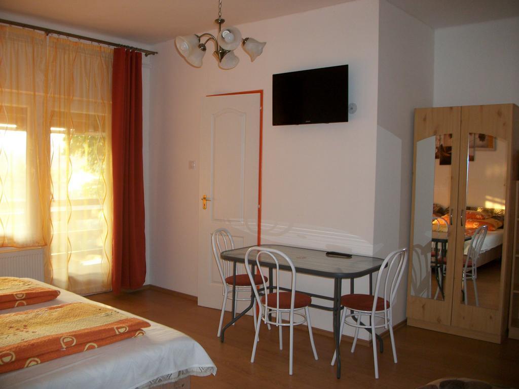 Eden Ii. Hotel Miskolc Exterior foto