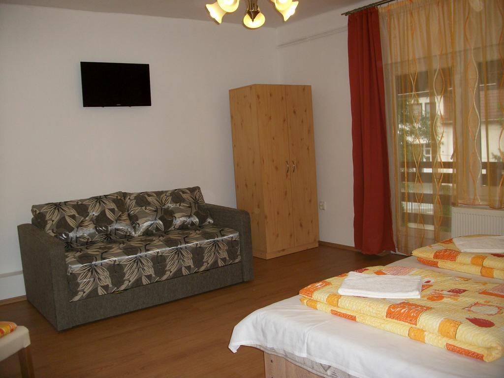 Eden Ii. Hotel Miskolc Exterior foto