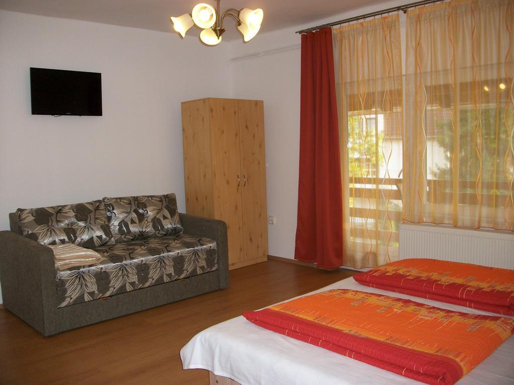 Eden Ii. Hotel Miskolc Exterior foto